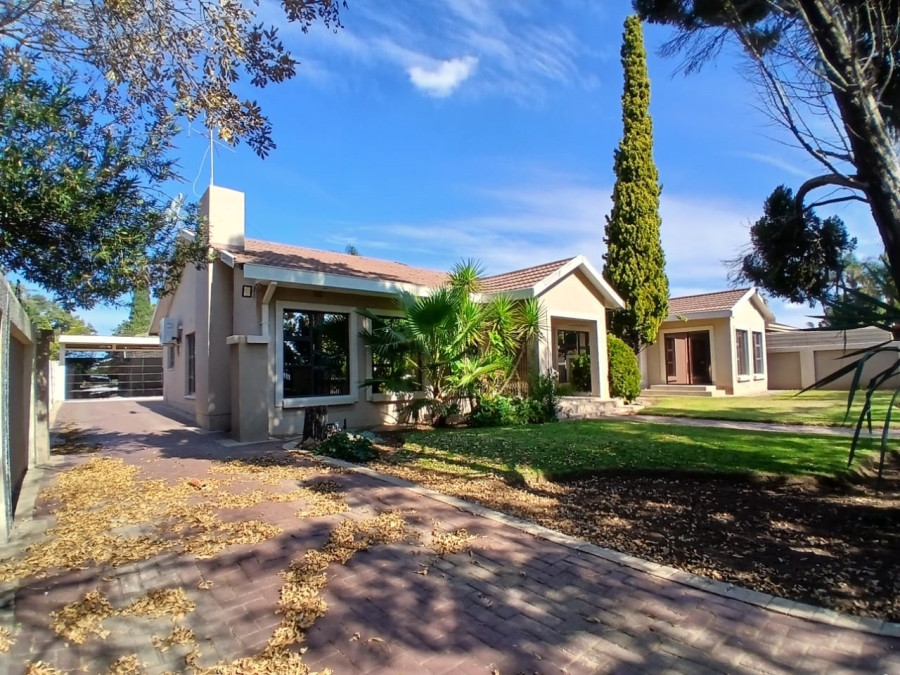 4 Bedroom Property for Sale in Jan Cillierspark Free State